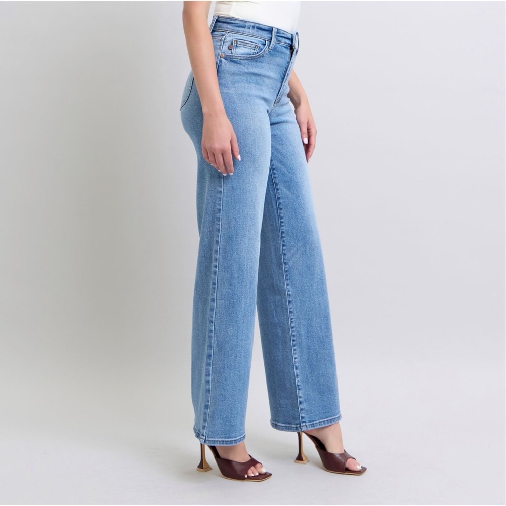 Judy Blue Full Size Wide Leg Jeans with Pockets - Picture 4 of 10